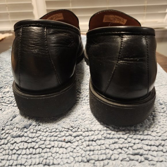 Eddie Bauer Business-Casual Penny Loafer - Picture 3 of 7
